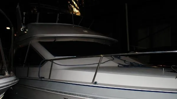 Slide: The Image of Sea Ray 305 Sedan Bridge 1988 - 3