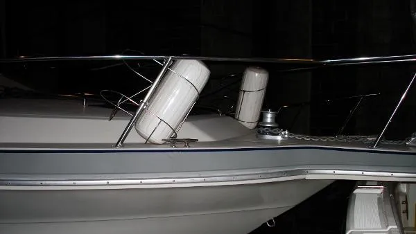 Slide: The Image of Sea Ray 305 Sedan Bridge 1988 - 4
