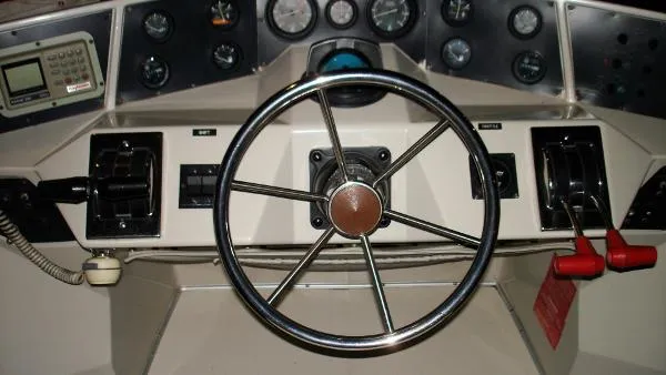 Slide: The Image of Sea Ray 305 Sedan Bridge 1988 - 6