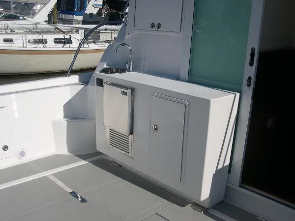 Slide: The Image of Albin 45 Command Bridge 2014 - 6