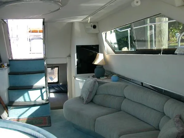 Slide: The Image of Wellcraft San Remo 43 1988 - 7
