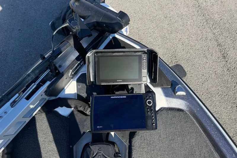 Slide: The Image of 2024 Skeeter ZXR19 boat with Humminbird electronics and Minn Kota trolling motor. - 10