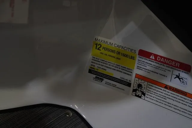 Slide: The Image of Four Winns H2 Freedom 2026 - 16