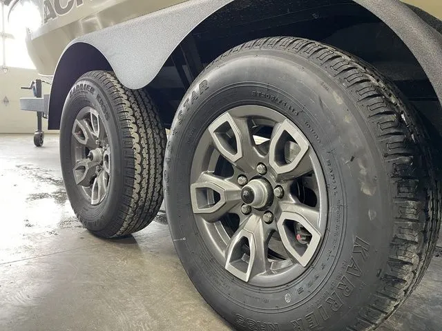 Slide: The Image of Tracker Savage 215 2026 - 10