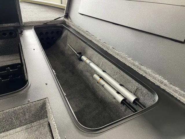 Slide: The Image of Tracker Savage 215 2026 - 22