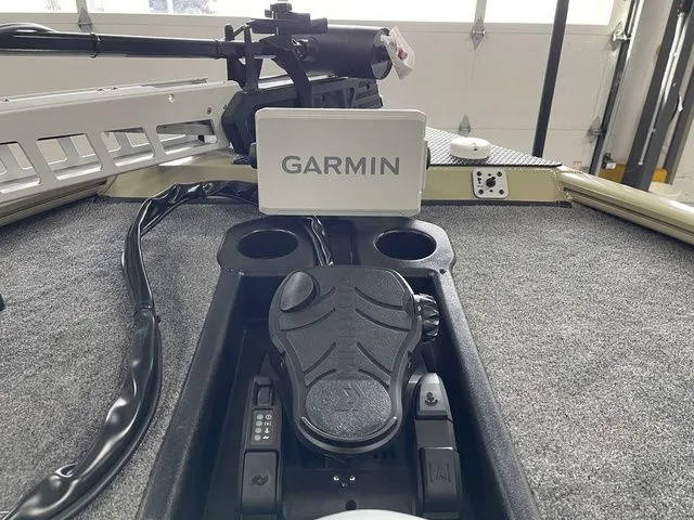 Slide: The Image of Tracker Savage 215 2026 - 24