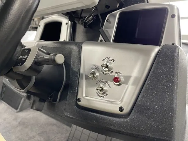 Slide: The Image of Tracker Savage 215 2026 - 31