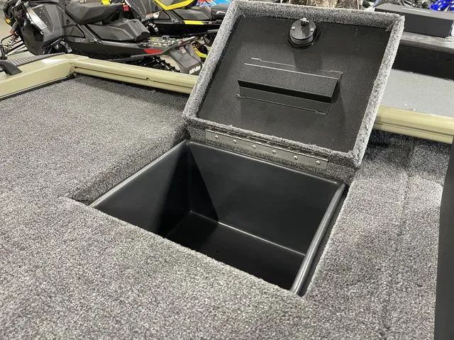 Slide: The Image of Tracker Savage 215 2026 - 40