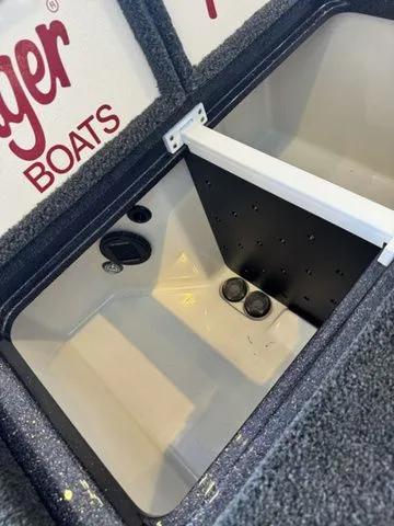 Slide: The Image of Ranger Z521 2026 - 14