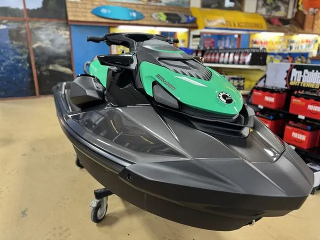 Slide: The Image of Sea-Doo GTI SE 170 2026 - 13