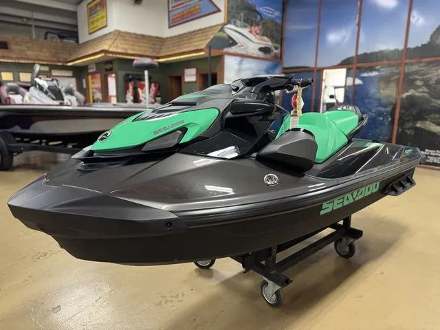 Slide: The Image of Sea-Doo GTI SE 170 2026 - 15