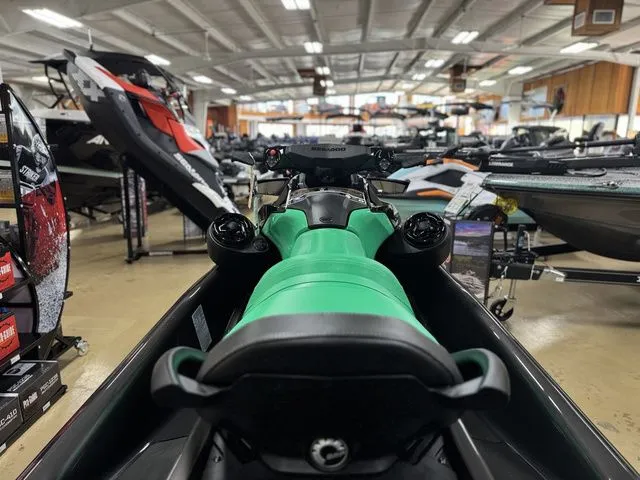 Slide: The Image of Sea-Doo GTI SE 170 2026 - 19