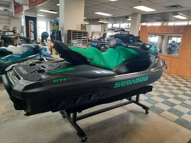Slide: The Image of Sea-Doo GTI SE 130 2026 - 16