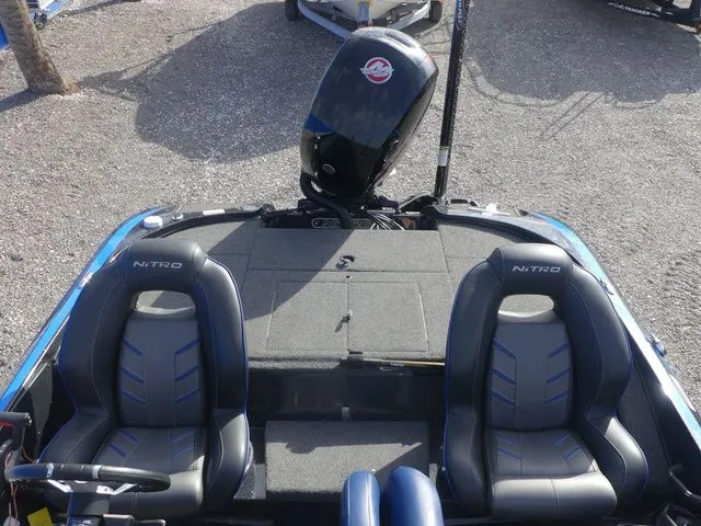 Slide: The Image of Nitro Z18 2022 - 12