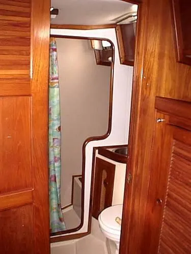 Slide: The Image of Endeavour Center Cockpit 1985 - 8