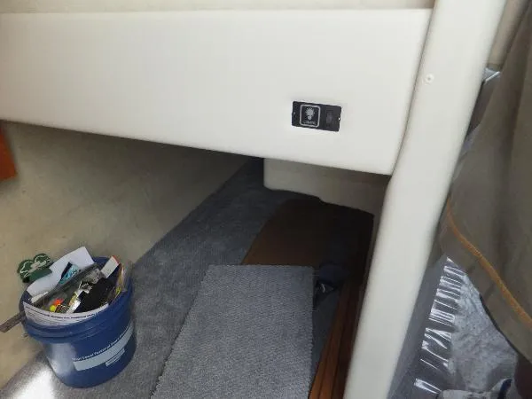 Slide: The Image of Bayliner 2858 Ciera Command Bridge 2003 - 11