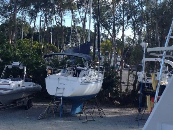 Slide: The Image of Hunter 31' fin keel sloop 1984 - 2