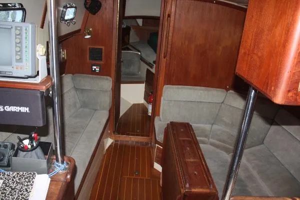 Slide: The Image of Pacific Seacraft Crealock 37 1994 - 1
