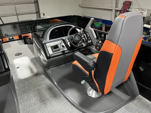 Slide: The Image of South Bay 25 Sport RS9 DC 3.0 Plus 2024 - 12