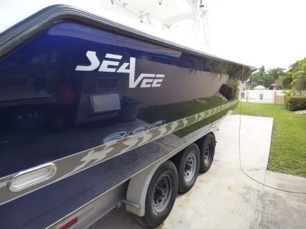 Slide: The Image of SeaVee 390 2007 - 4