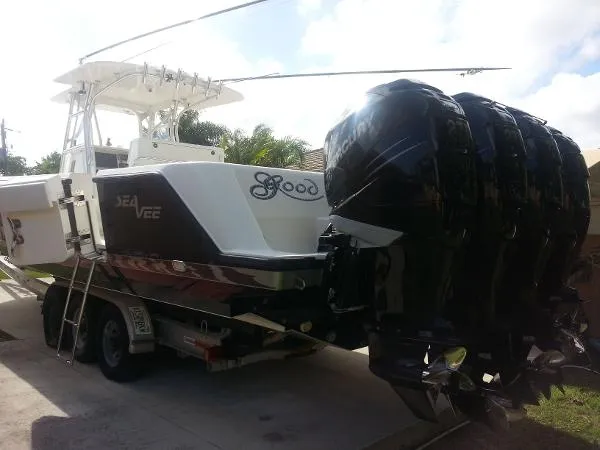 Slide: The Image of SeaVee 390 2007 - 9