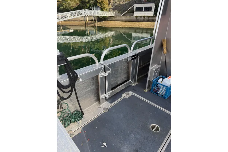 Slide: The Image of Battery Compartment 1 - 18