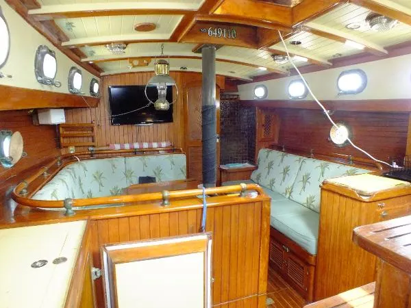 Slide: The Image of Spindrift 43 Center Cockpit Cutter 1982 - 6