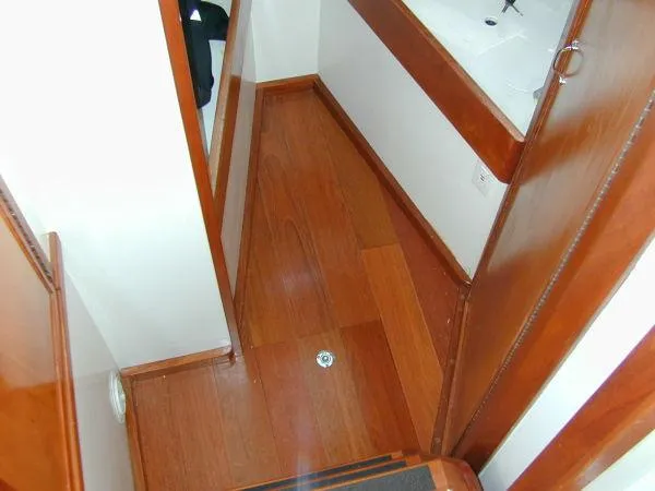 Slide: The Image of Chinook 32 Pilothouse Tug-Trawler 2007 - 9