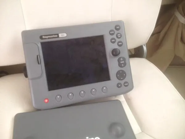 Slide: The Image of Parker Marine 2320 SL Sport Cabin 2008 - 5