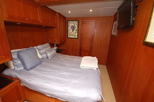 Slide: The Image of Inlet Boat Works Carolina Custom Sportfish 2004 - 5