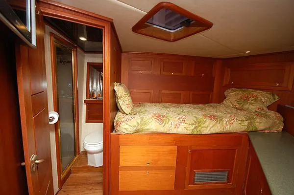 Slide: The Image of Inlet Boat Works Carolina Custom Sportfish 2004 - 9