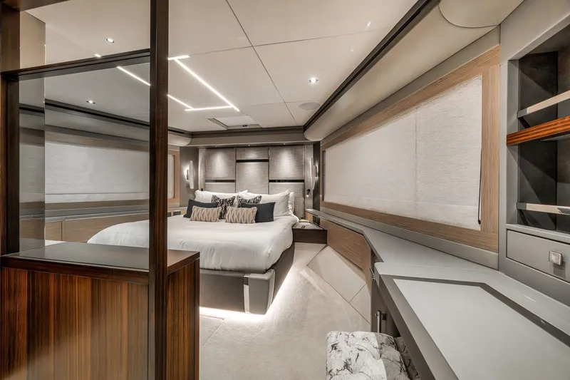 Slide: The Image of Sunseeker 88 Yacht 2026 - 38