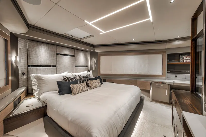 Slide: The Image of Sunseeker 88 Yacht 2026 - 41