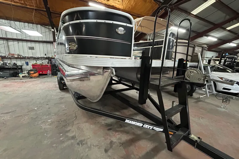 Slide: The Image of 2014 Veranda Fishing V2075-F2 pontoon boat with Yamaha outboard motor on trailer. - 10