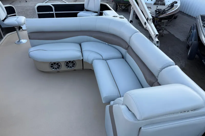 Slide: The Image of 2014 Veranda Fishing V2075-F2 boat with plush seating and integrated speakers. - 39