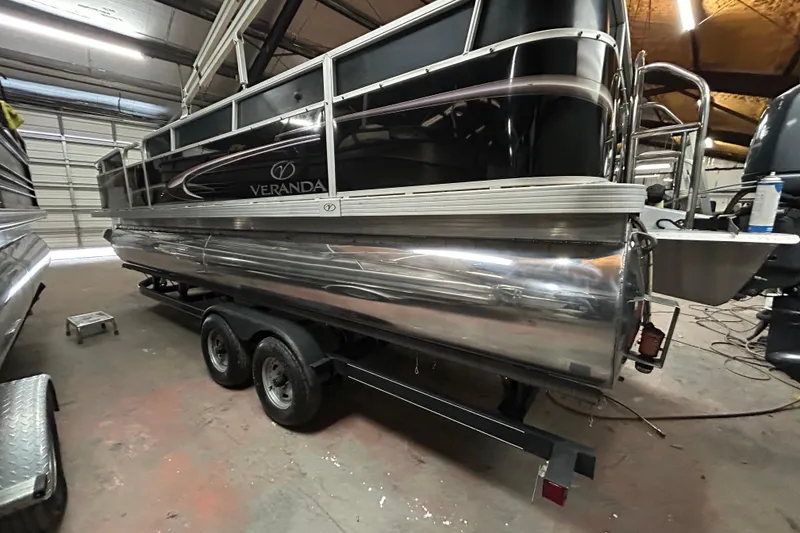 Slide: The Image of Yamaha runtime chart on Veranda Fishing V2075-F2, 2014. - 4