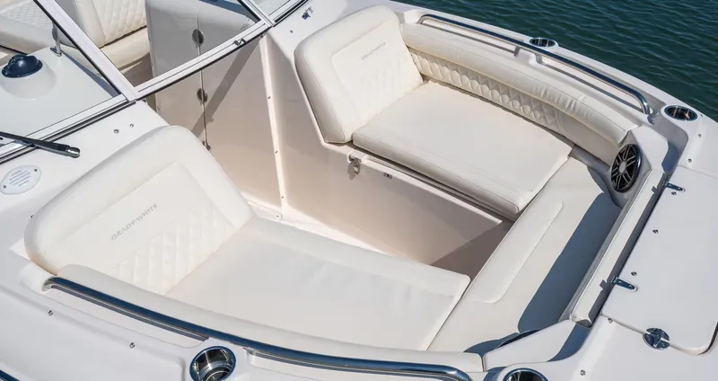 Slide: The Image of Grady-White Freedom 215 2027 - 6