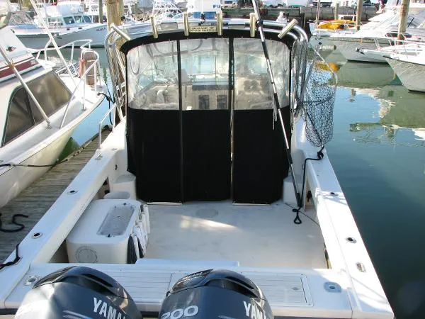 Slide: The Image of Parker Marine 2510 Walkaround 2002 - 2