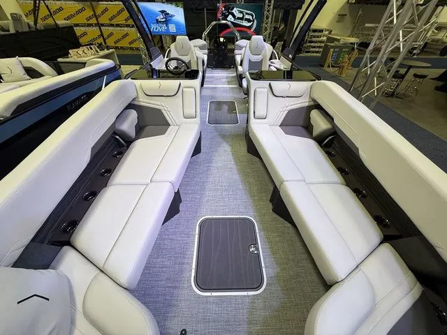 Slide: The Image of Flamingo Rove 24' 2026 - 9