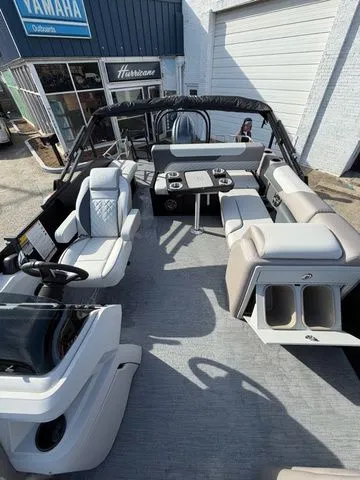 Slide: The Image of Godfrey Sweetwater 2286 SFL Tritoon - Yamaha 150 2026 - 3