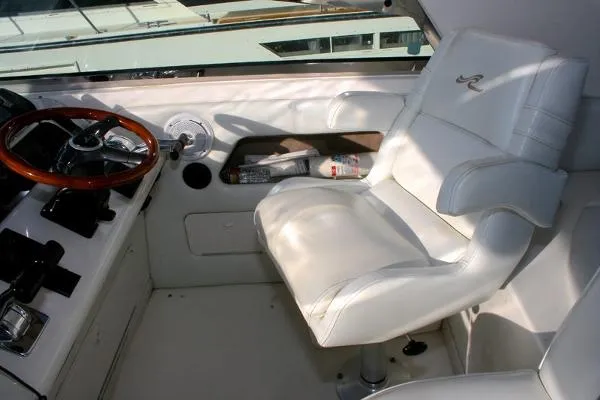 Slide: The Image of Sea Ray 450 Sundancer w/420hp Cats 1998 - 4