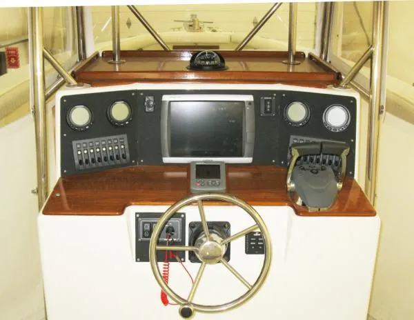 Slide: The Image of Ocean Master 31 CC 2011 Repower  1990 - 5