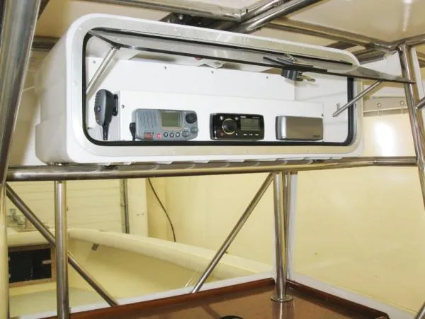 Slide: The Image of Ocean Master 31 CC 2011 Repower  1990 - 7