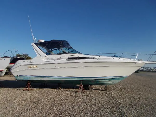 Slide: The Image of Sea Ray 330 1992 - 0