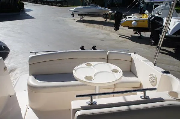 Slide: The Image of Rinker Fiesta Vee 270 2005 - 8
