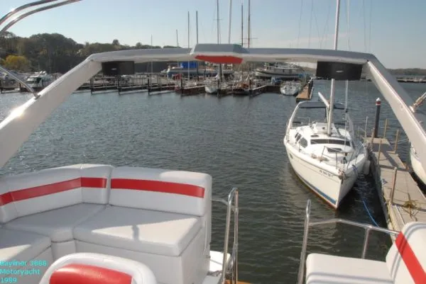 Slide: The Image of Bayliner 3888 Motor Yacht 1989 - 2
