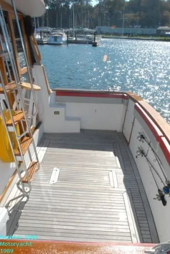 Slide: The Image of Bayliner 3888 Motor Yacht 1989 - 5