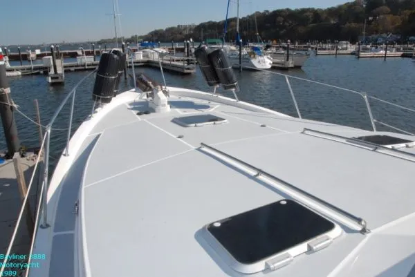 Slide: The Image of Bayliner 3888 Motor Yacht 1989 - 7