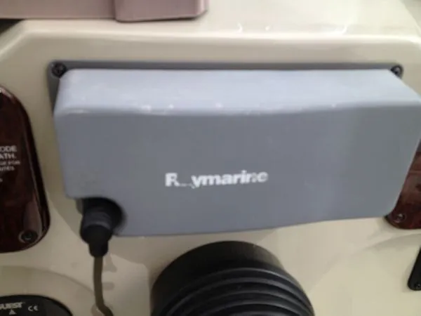 Slide: The Image of Sea Ray 260 Sundancer 2005 - 9