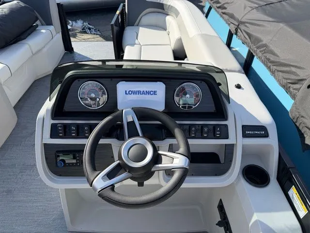 Slide: The Image of Godfrey Sweetwater 2286 SFL - Yamaha 250 SHO 2026 - 10